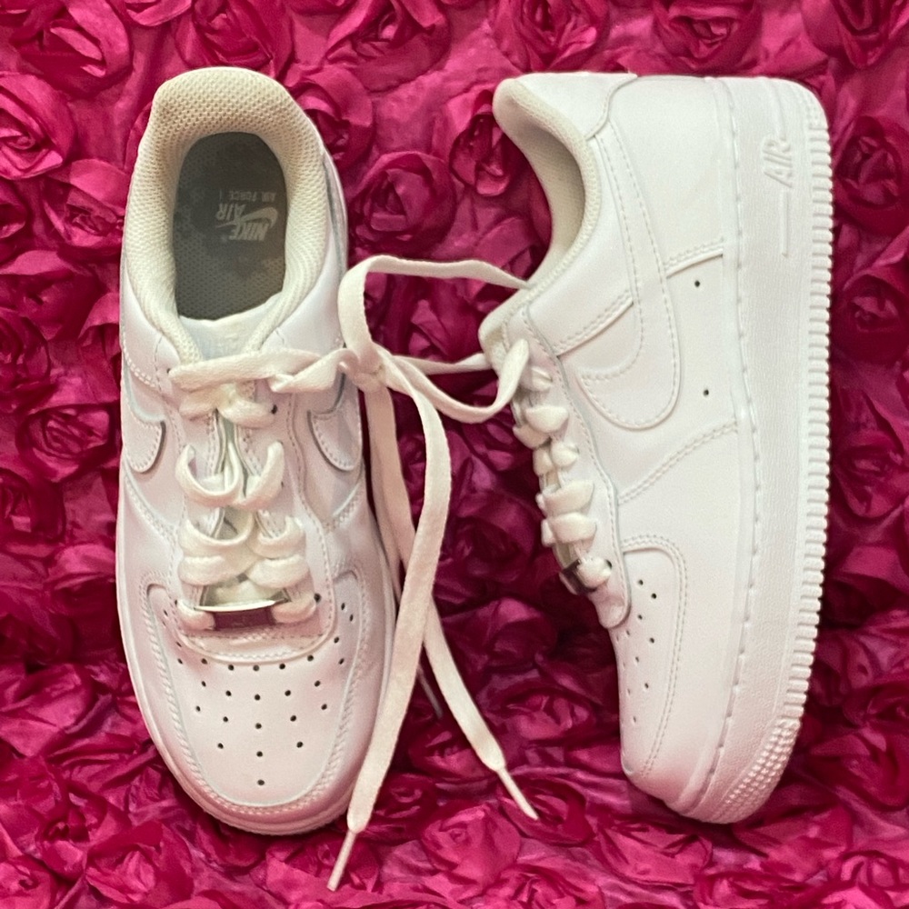 Nike White Women's Sneakers